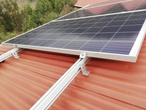 riel de aluminio 4.8 m para montaje de paneles solares (estructura)